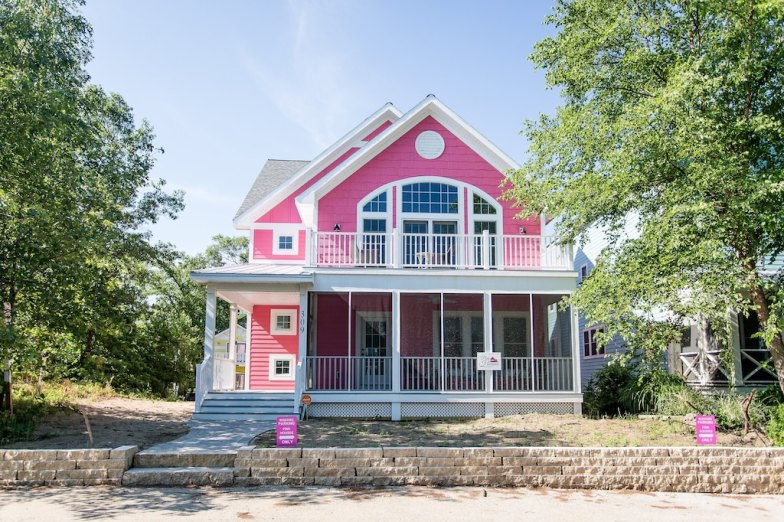 Seven Bed House With Hot tub and Golf Cart