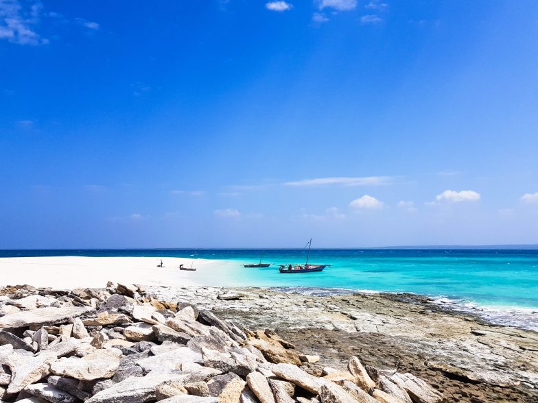 White sand and blue waters at Rolas Island