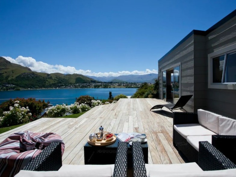 Sunny Cottage with Water Views, Queenstown, South Island, New Zealand Airbnb